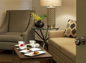 Executive Suite, 1 King Bed with Sofa bed | Premium bedding, pillowtop beds, in-room safe, desk