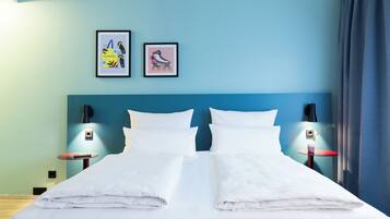 Queensize Double | In-room safe, blackout drapes, soundproofing, free cribs/infant beds