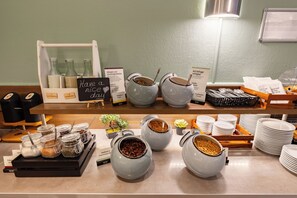 Morgenmadsbuffet hver dag (10 EUR pr. person)