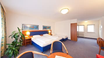 Zimmersafe, Verdunkelungsvorhänge, schallisolierte Zimmer