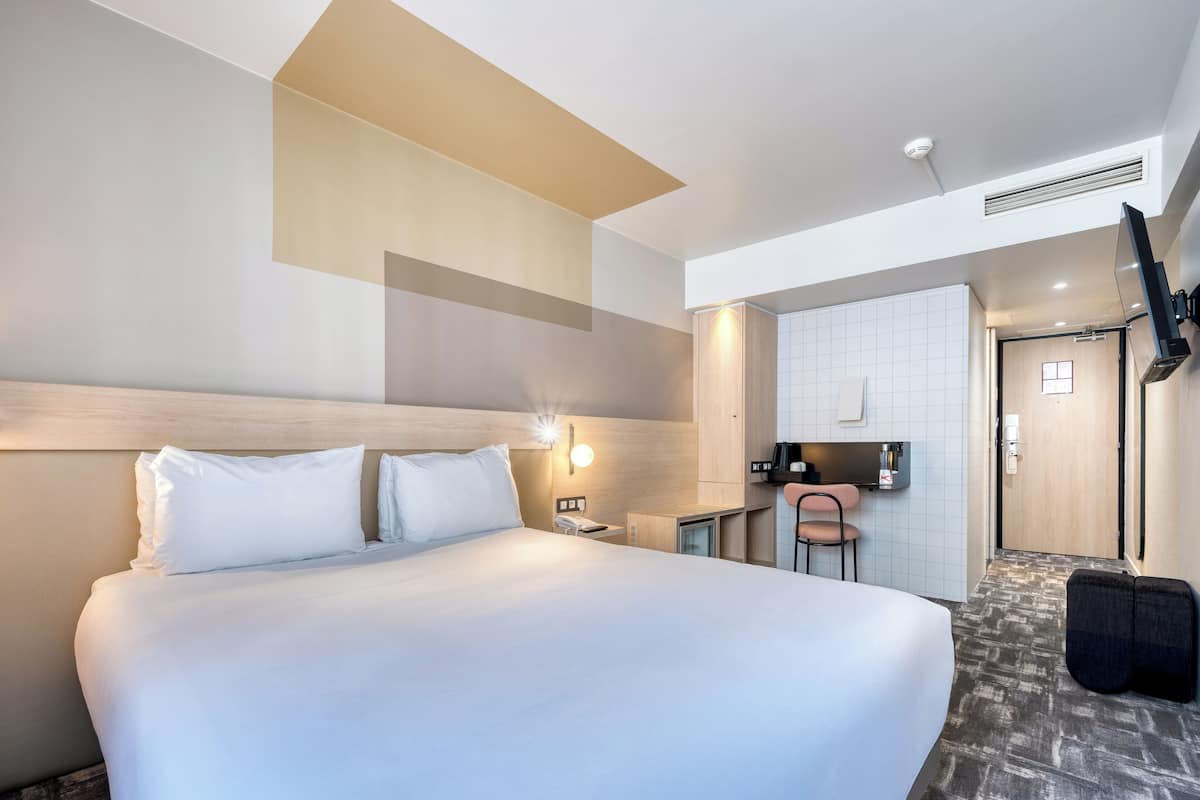 Klassieke kamer, 1 tweepersoonsbed | 1 slaapkamer, luxe beddengoed, een minibar, een kluis op de kamer