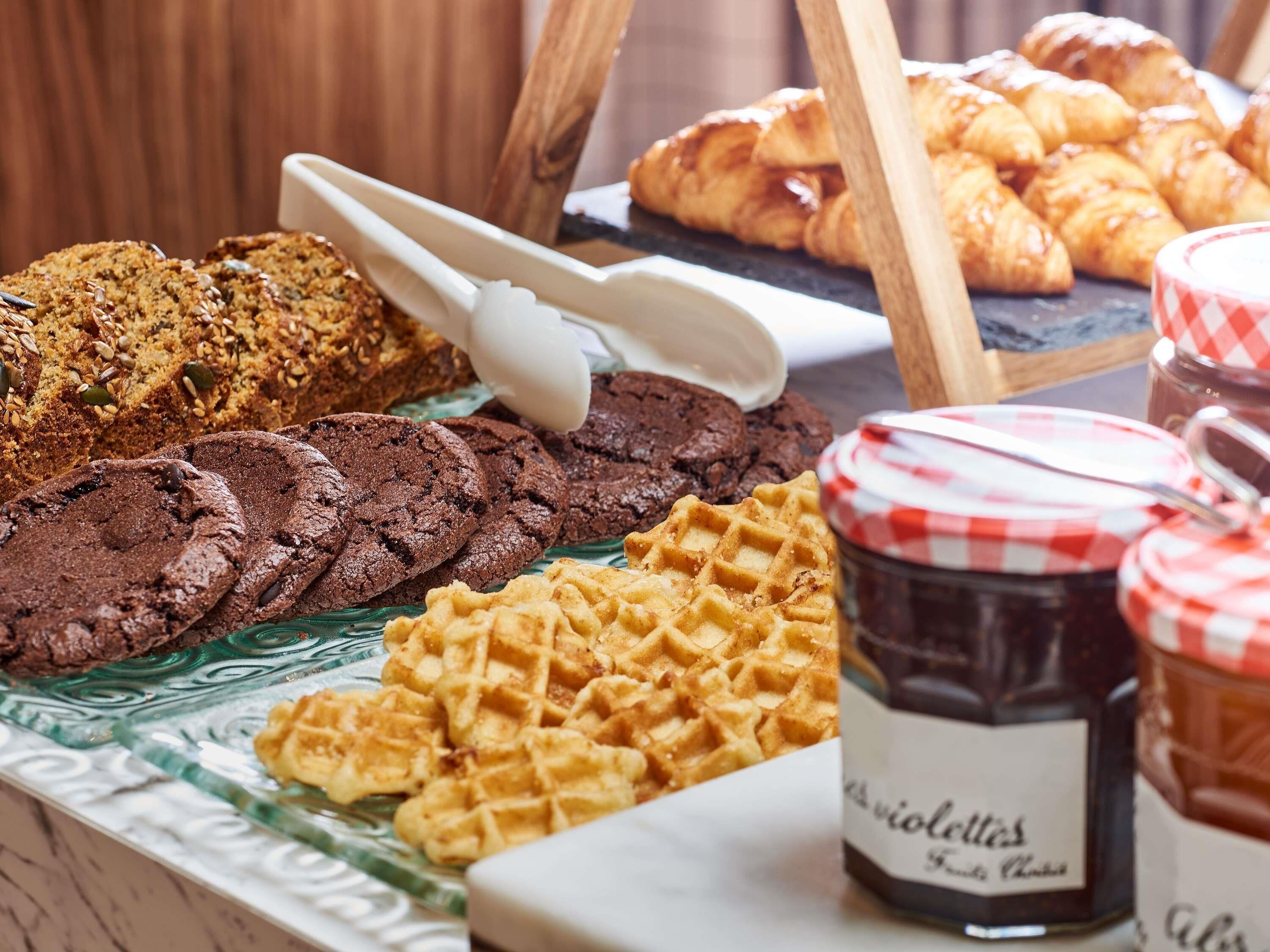 daily buffet breakfast (eur 20 per person)