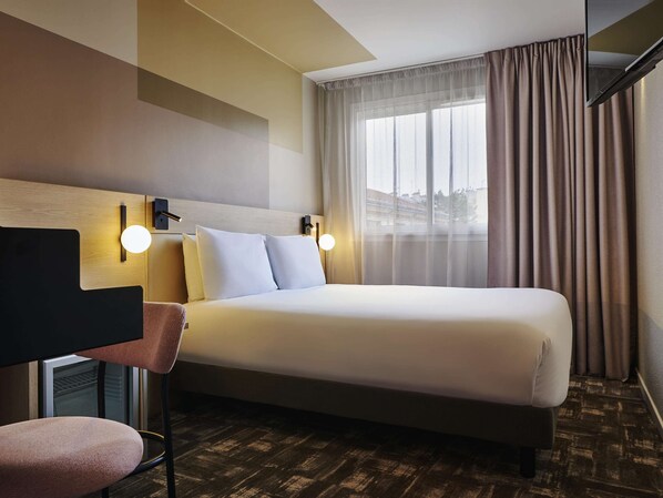 Classic Room, 1 Double Bed | Premium bedding, minibar, in-room safe, desk