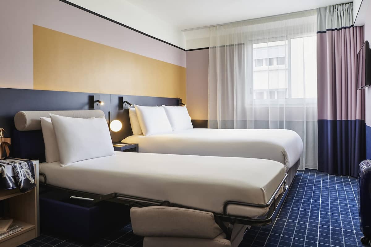 Superior-værelse - 1 dobbeltseng med sovesofa | 1 soveværelse, premium-sengetøj, minibar, pengeskab på værelset