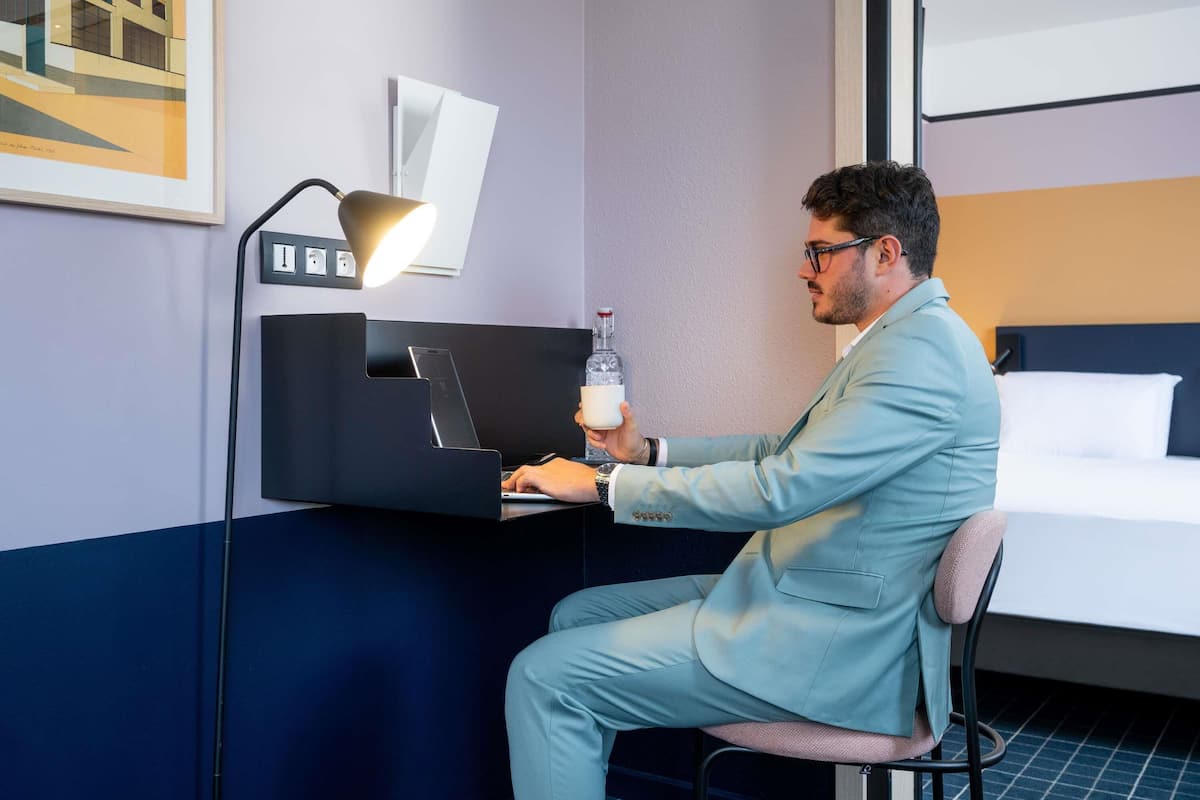 1 chambre, literie de qualité, minibar, coffre-fort