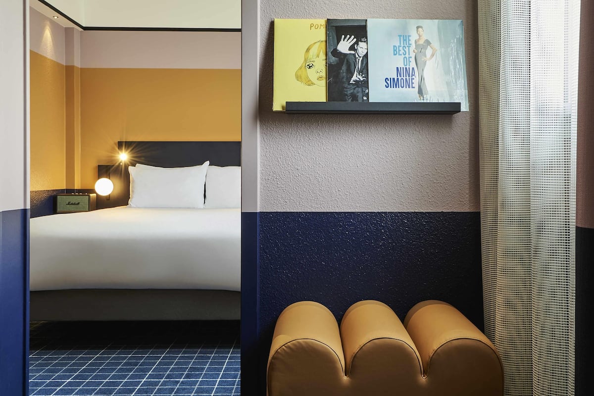 1 bedroom, premium bedding, minibar, in-room safe