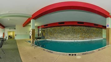 Piscina interna, piscina externa