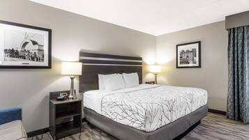 Standard Room, 1 King Bed, Accessible, Refrigerator & Microwave | Pillow-top beds, desk, laptop workspace, blackout curtains