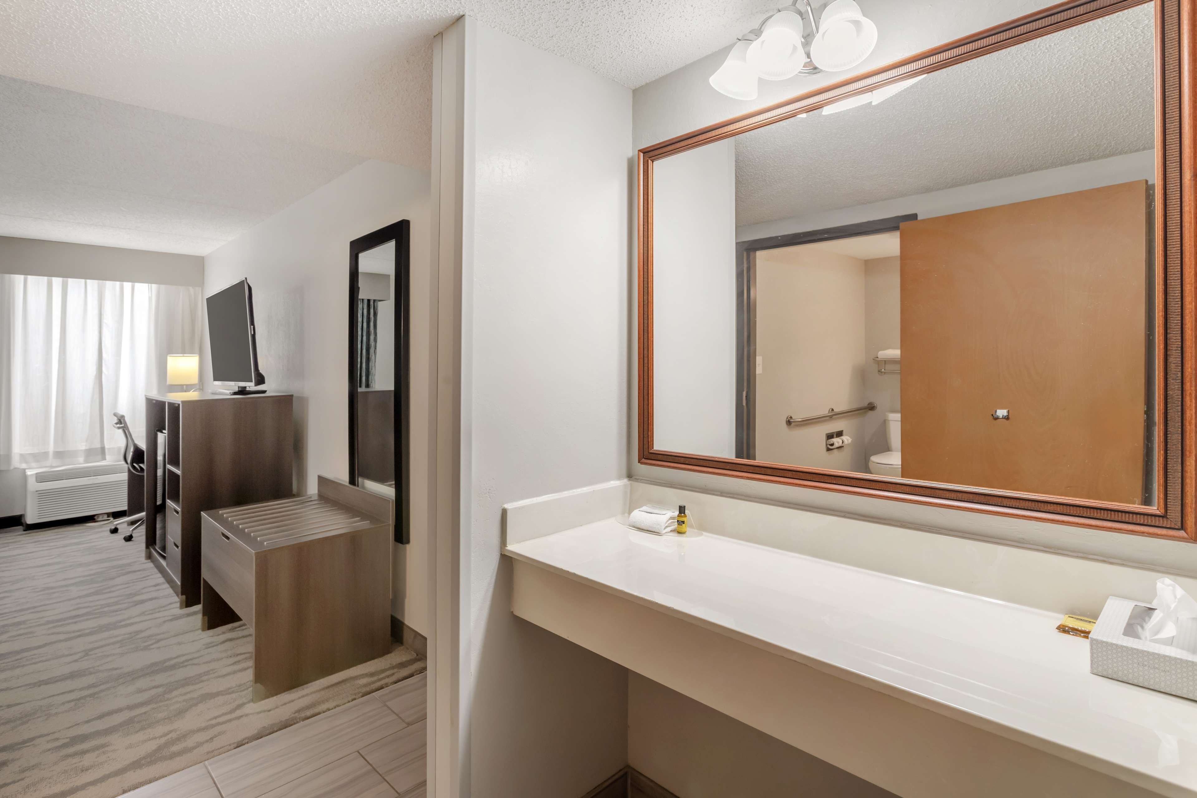 standard room, 1 king bed, accessible, refrigerator & microwave | pillow-top beds, desk, laptop workspace, blackout curtains