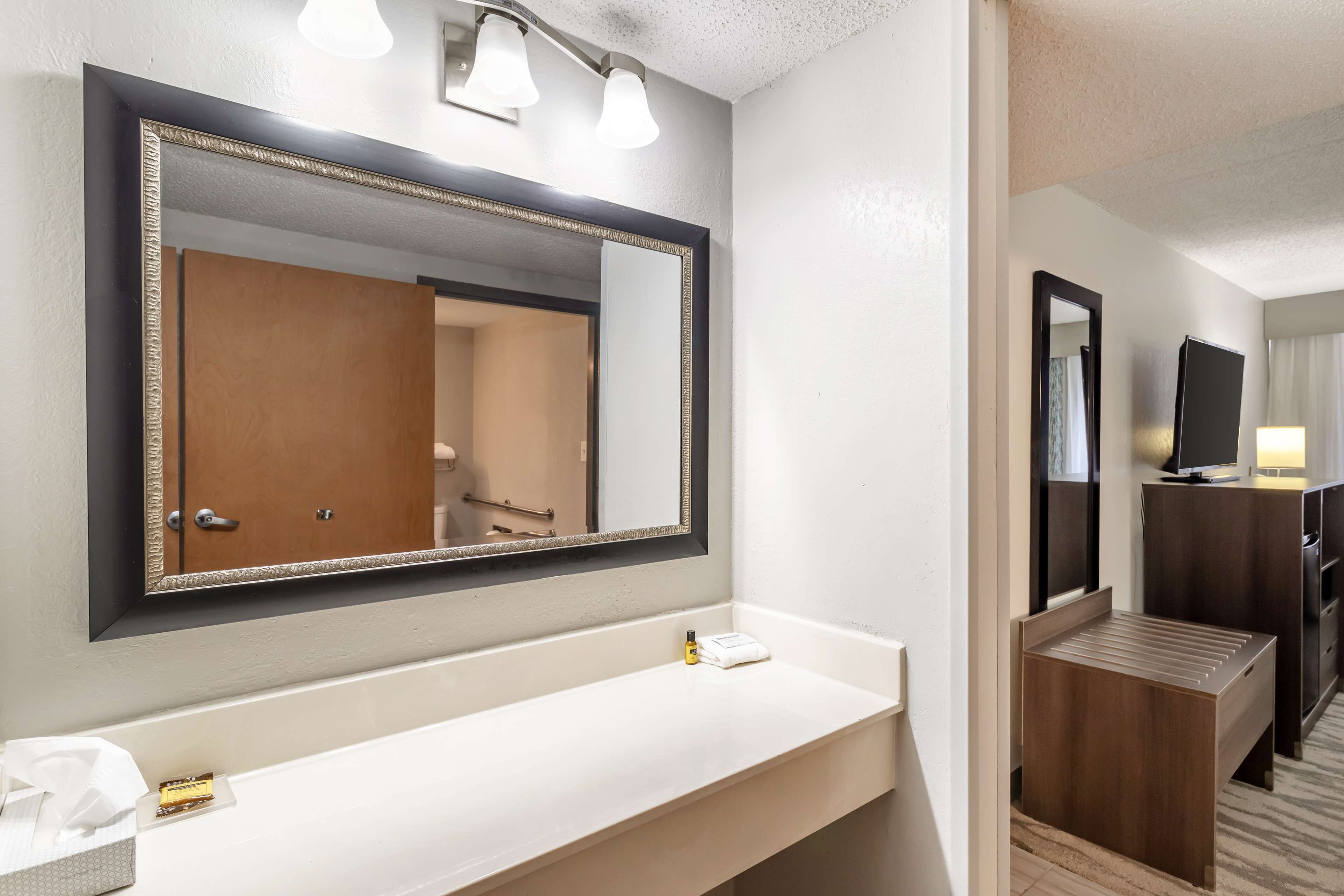 standard room, 1 king bed, accessible, refrigerator & microwave | pillow-top beds, desk, laptop workspace, blackout curtains