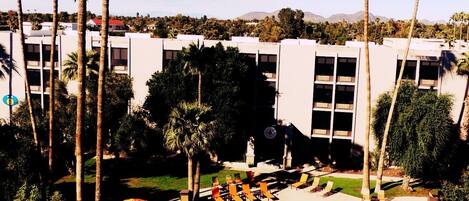 Outdoor pool, cabanas (surcharge), pool umbrellas