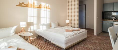 Hypo-allergenic bedding, in-room safe, desk, blackout drapes