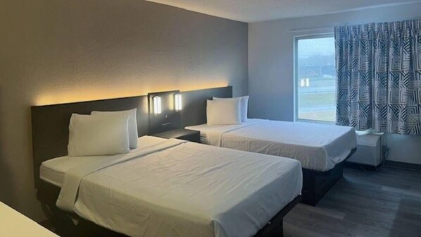 Desk, iron/ironing board, free WiFi, bed sheets - Studio 6 Suites Norcross, GA (Norcross)