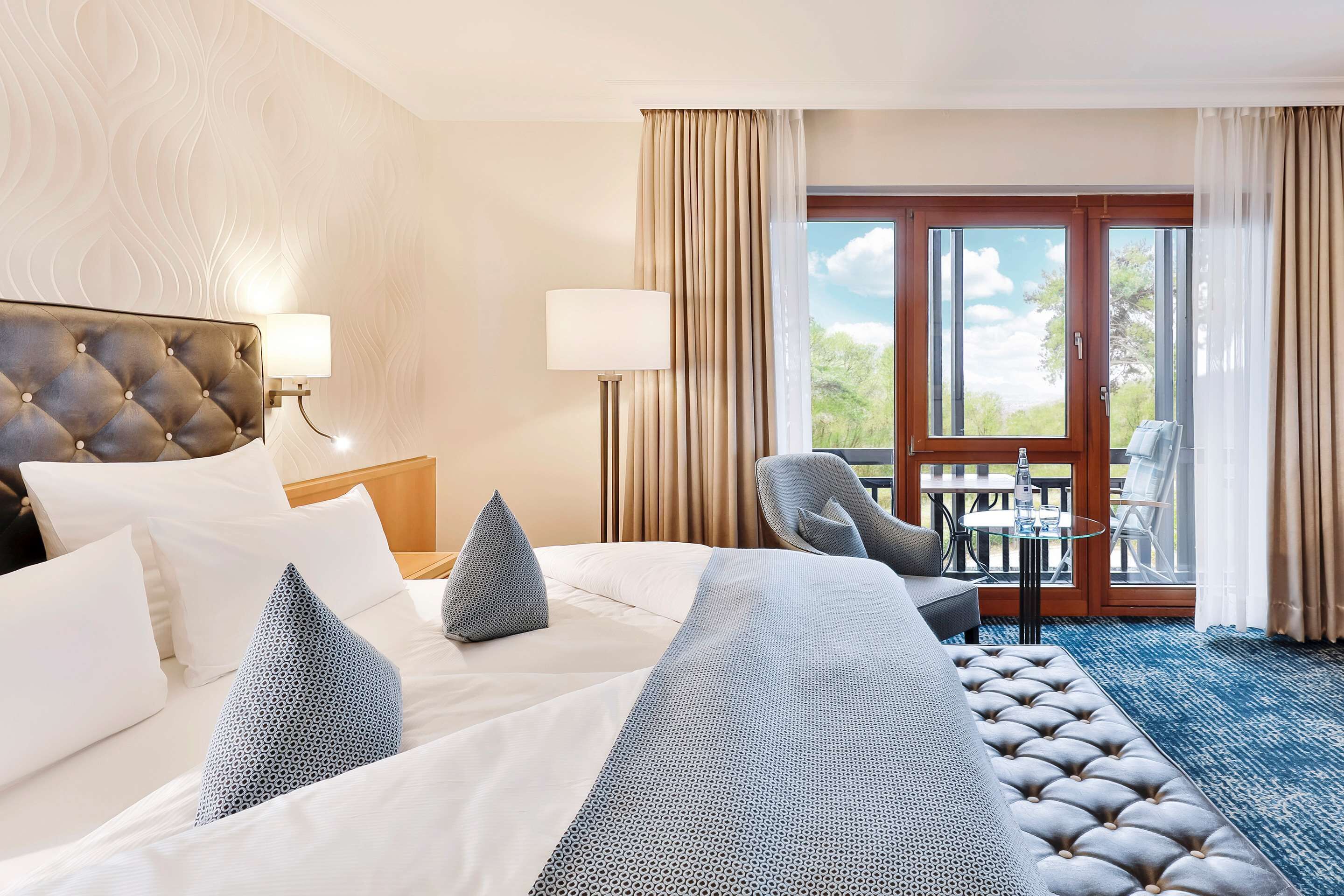 superior room | hypo-allergenic bedding, in-room safe, desk, blackout curtains