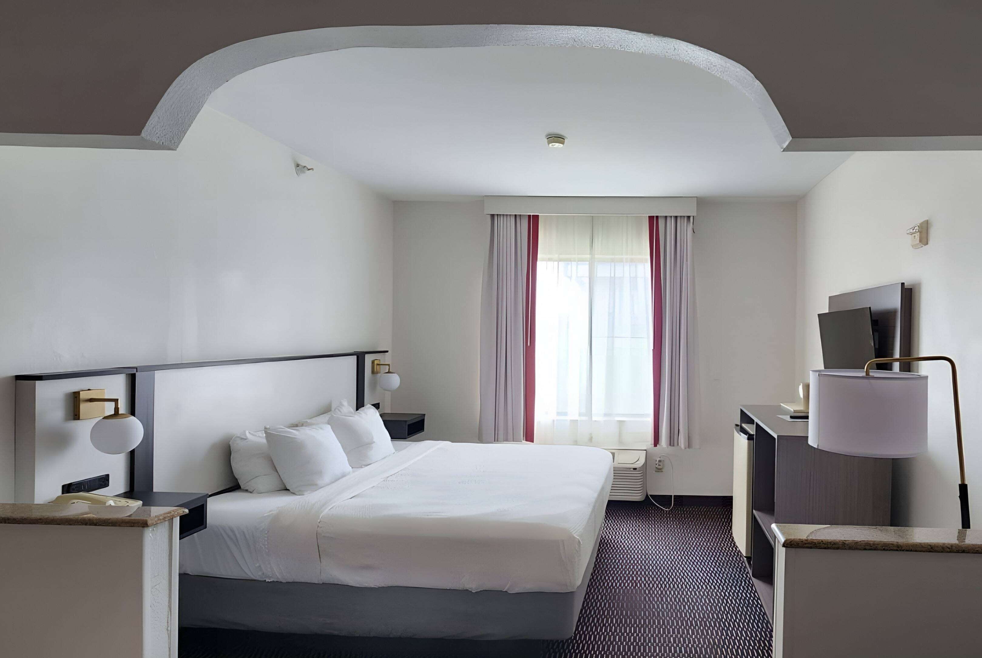 Suite estudio, 1 cama de matrimonio grande con sofá cama, no fumadores | Escritorio, tabla de planchar con plancha, cunas gratuitas y wifi gratis