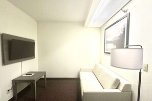 Studio Suite, Multiple Beds, Non Smoking | Desk, iron/ironing board, free cribs/infant beds, free WiFi