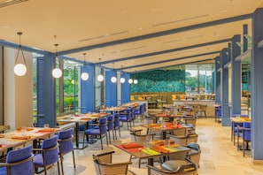 5 restaurants, breakfast, lunch, dinner served; Chinese cuisine