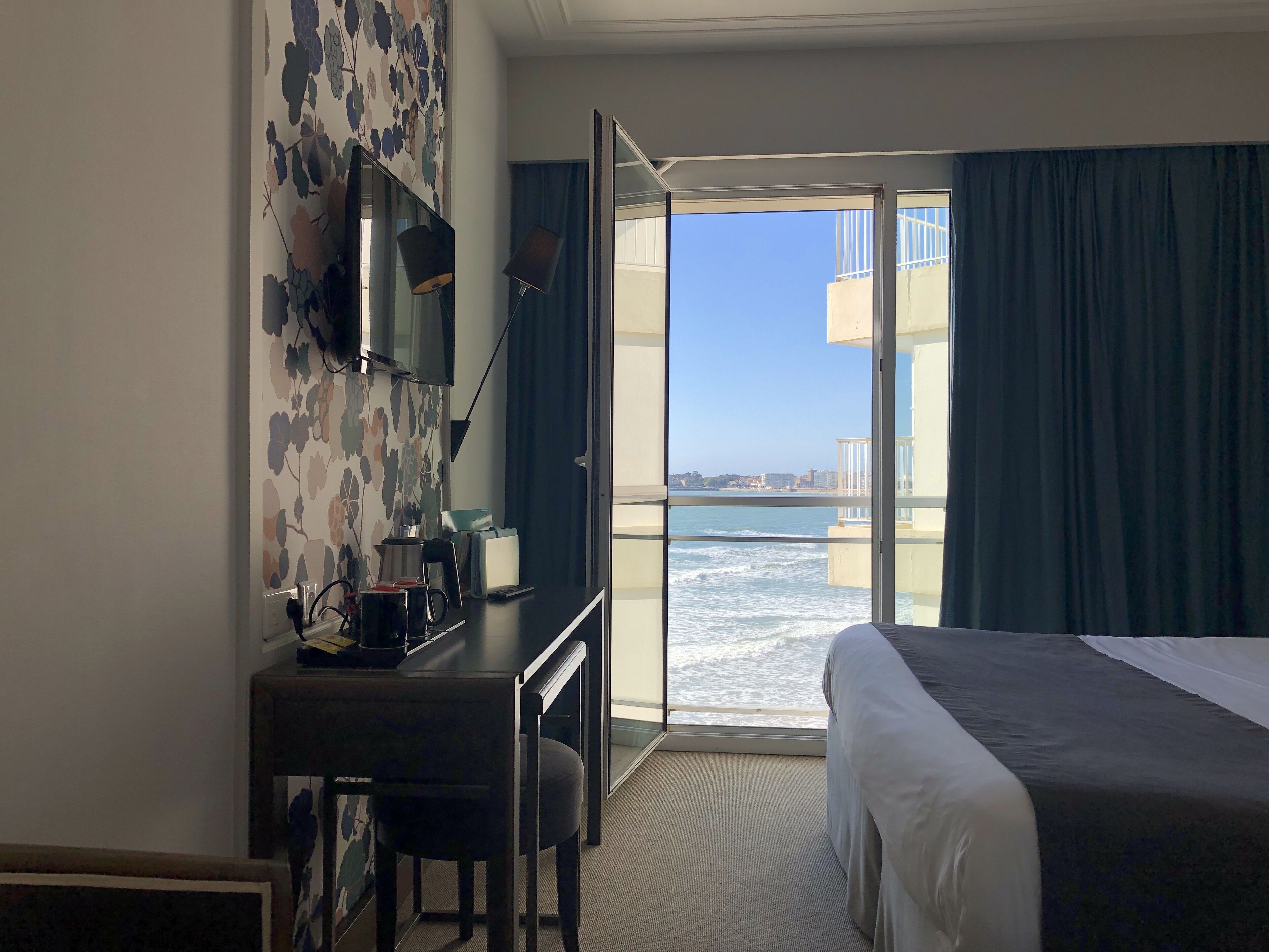 double room, partial sea view | 1 bedroom, premium bedding, desk, blackout curtains