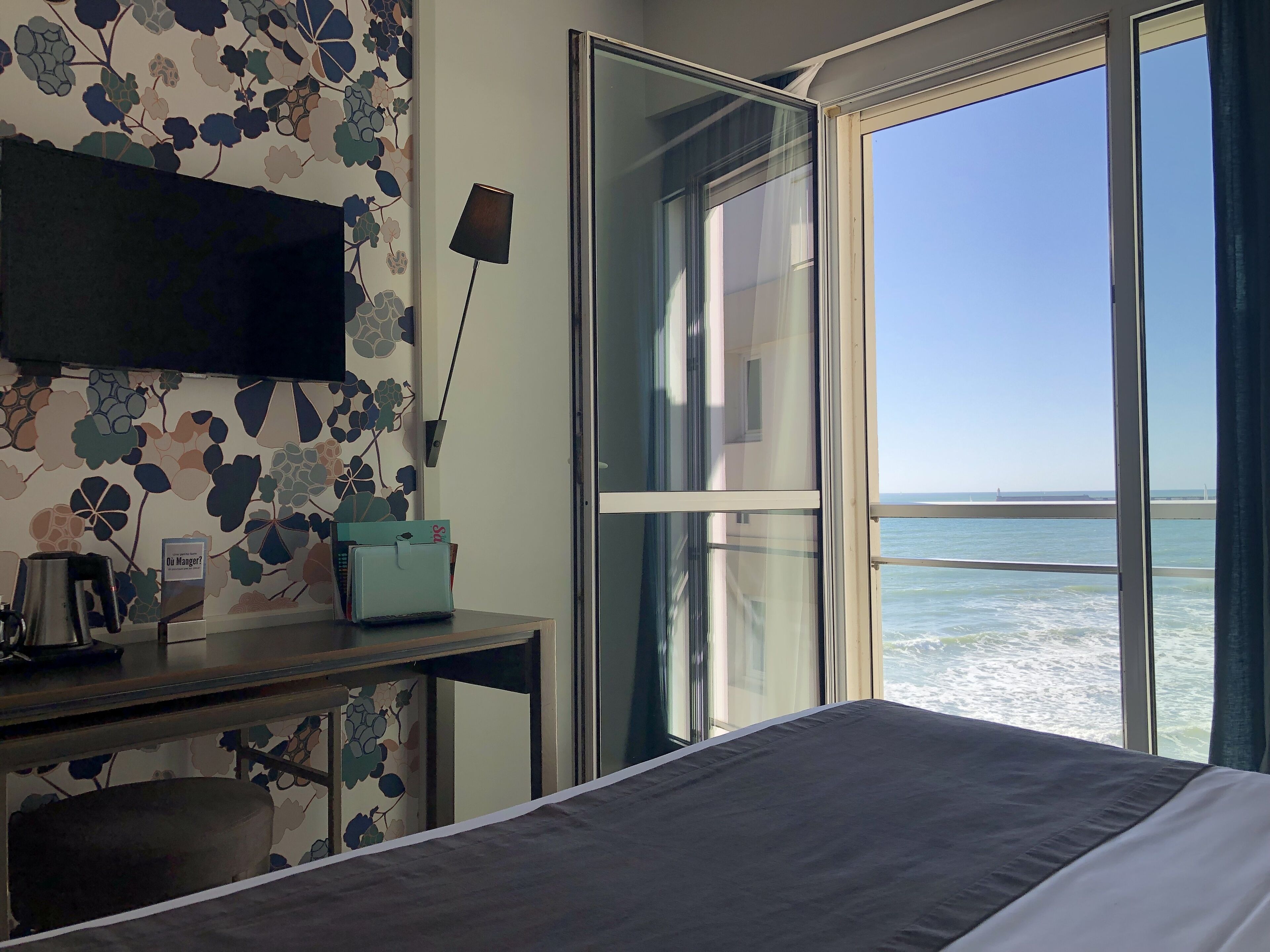 double room, partial sea view | 1 bedroom, premium bedding, desk, blackout curtains