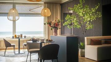 Desayuno buffet (EUR 15 por persona)