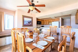 Apartamento, 3 habitaciones, no fumadores (Non-AC) | Servicio de comidas en la habitación