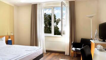Standard Room, 1 Double Bed, Park View | Hypo-allergenic bedding, desk, laptop workspace, soundproofing