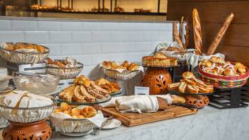 Desayuno buffet todos los días (con cargo)