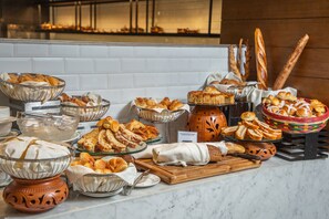 Daily buffet breakfast for a fee - InterContinental Dhaka by IHG (Dhaka)