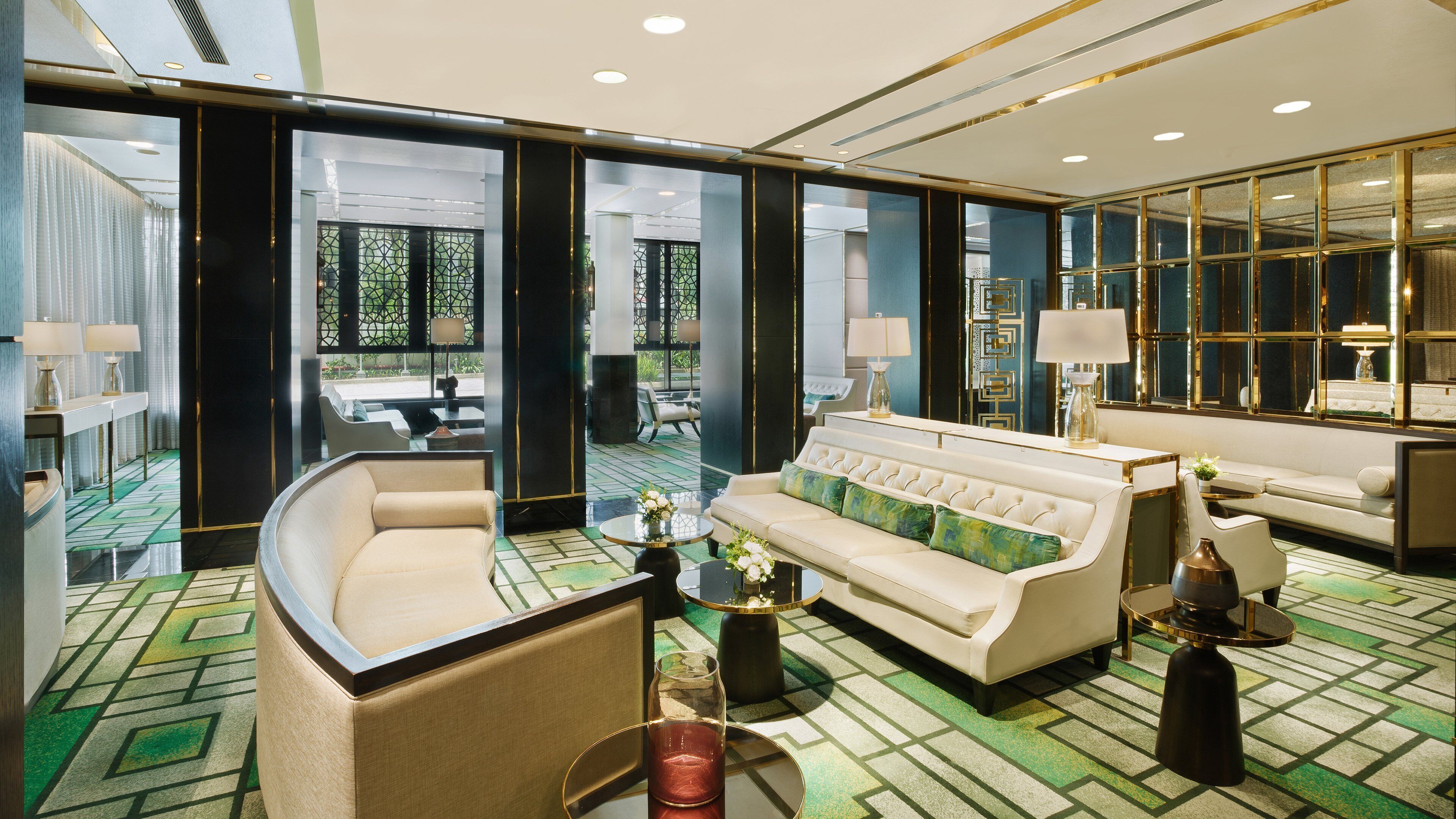 2 bars/lounges, poolside bar