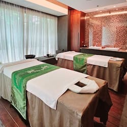 Couples treatment room(s), sauna, steam room, body treatments