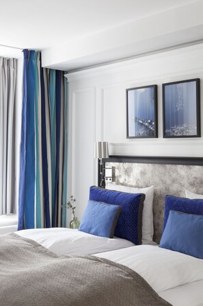 Literie hypoallergénique, couette en duvet d'oie, bureau