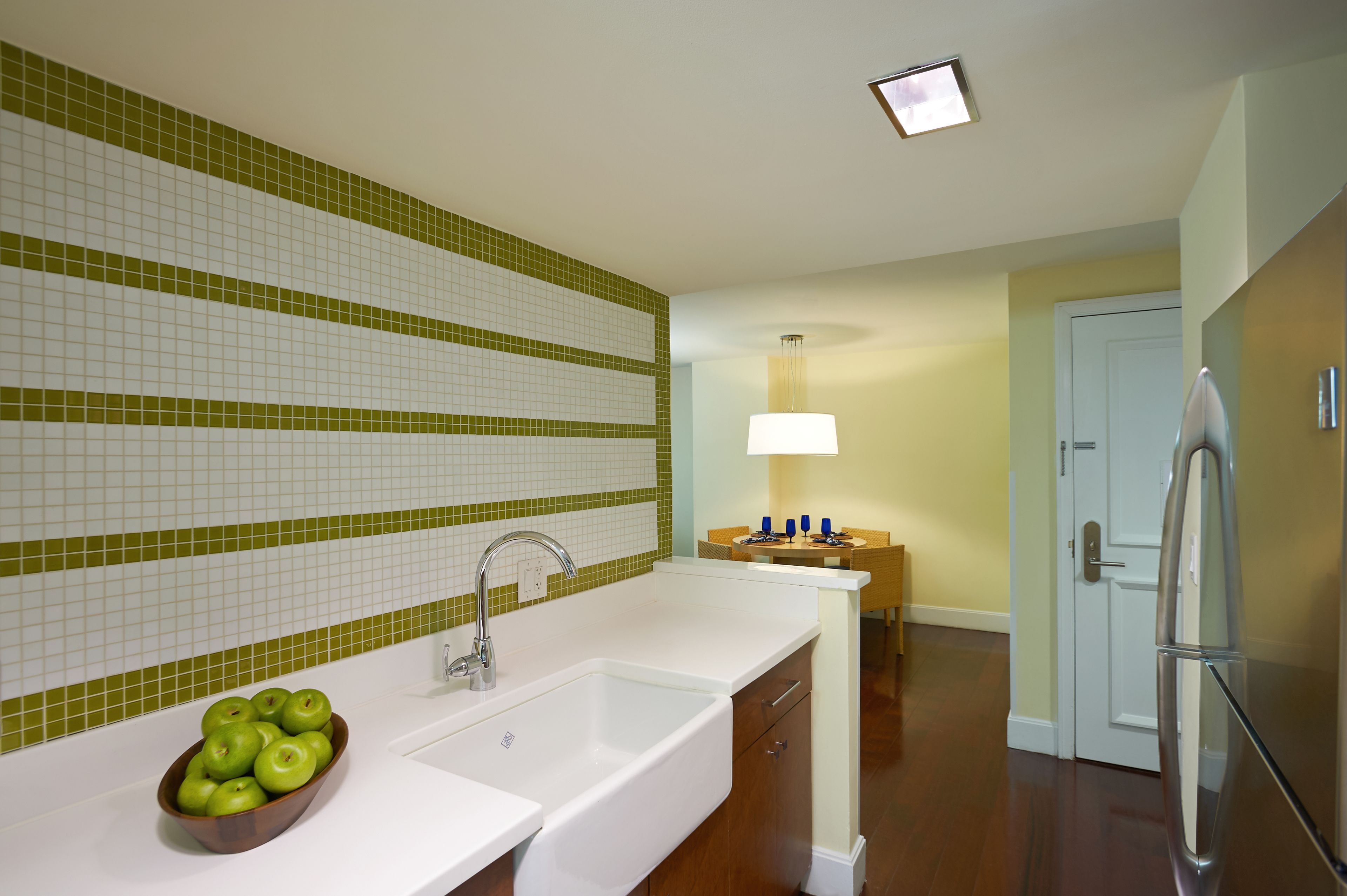 one bedroom tower gulf view king | private kitchen | fridge, microwave, coffee/tea maker