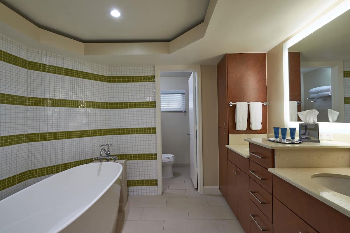 2 bedrooms, premium bedding, in-room safe, individually decorated