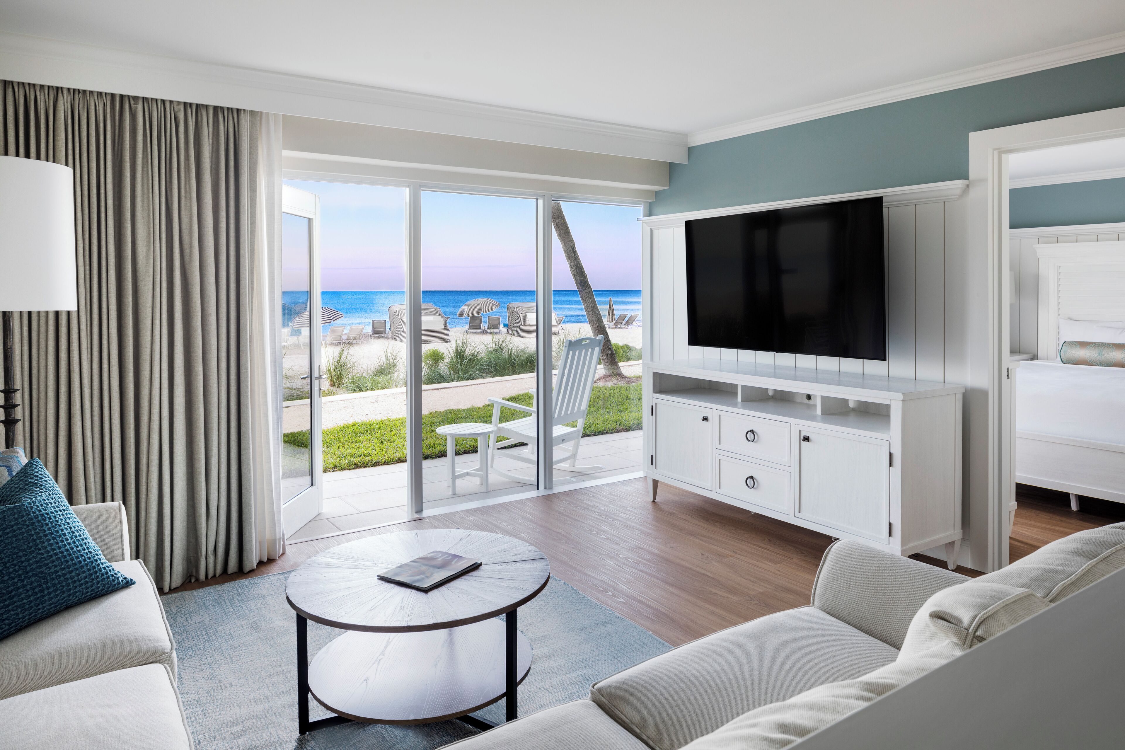 Televisión de pantalla plana, Netflix, Hulu y películas con cargo 