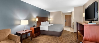 Quality Inn & Suites Lawrence - University Area