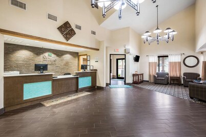 Quality Inn & Suites Lawrence - University Area
