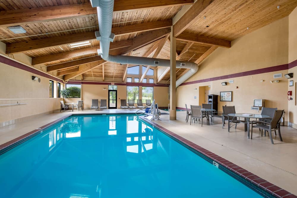 Quality Inn & Suites Lawrence - University Area