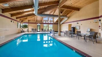 Indoor pool, sun loungers