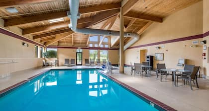 Quality Inn & Suites Lawrence - University Area