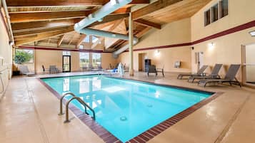 Indoor pool, sun loungers