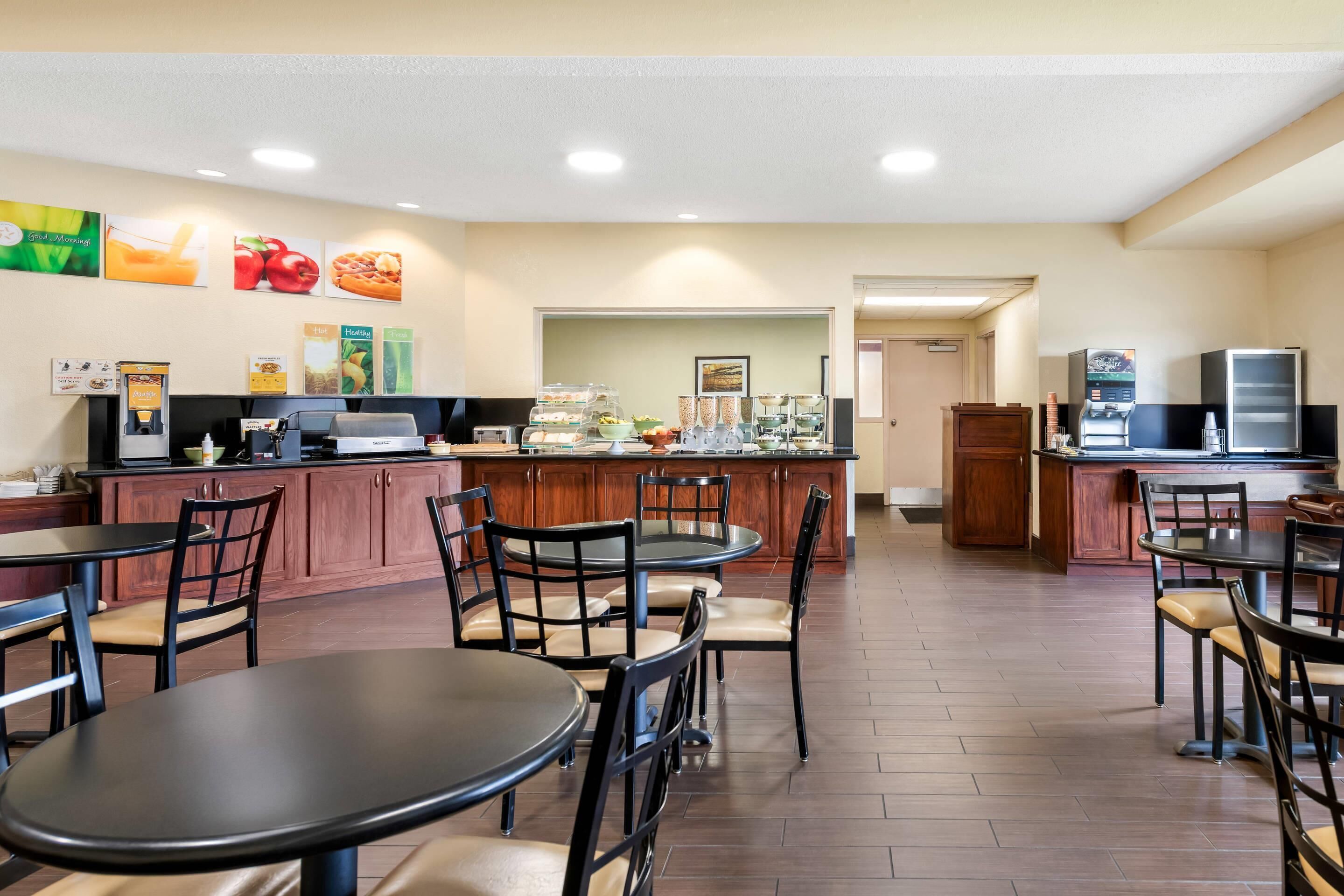 Free daily buffet breakfast