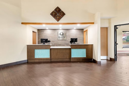Quality Inn & Suites Lawrence - University Area