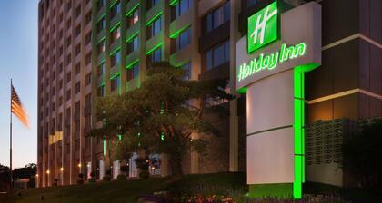 Holiday Inn Downtown - Mercy Area by IHG