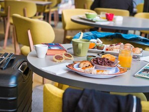 Free daily buffet breakfast - ibis Styles Tours Sud (Chambray-les-Tours)