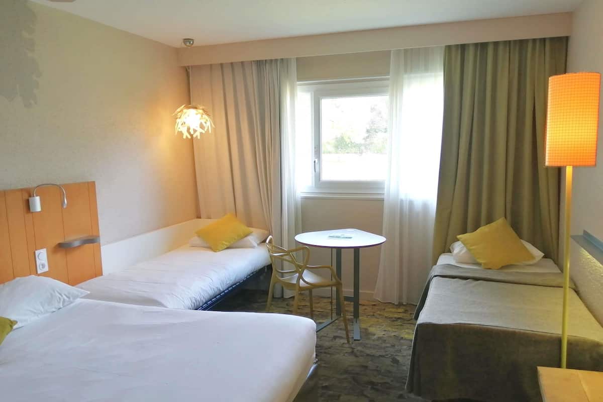 Standard Room, Multiple Beds | 1 bedroom, desk, blackout drapes, iron/ironing board