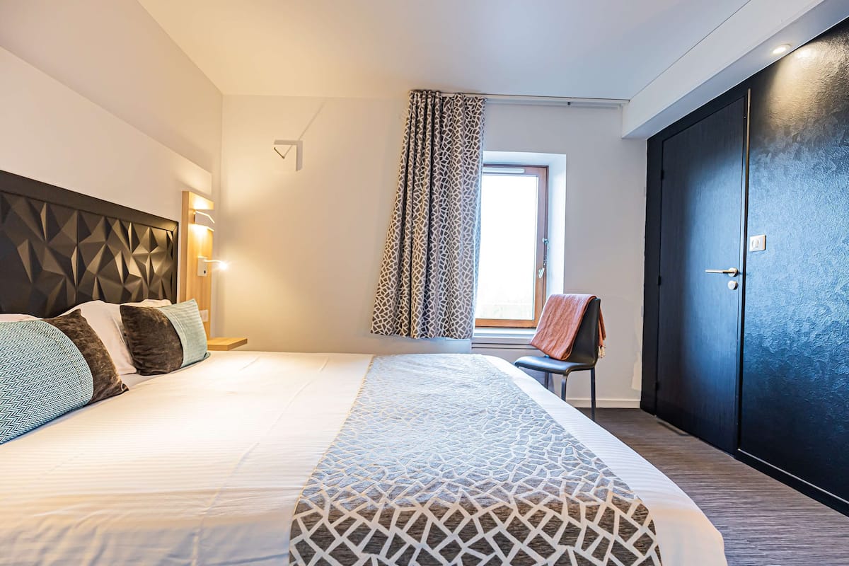 Comfort Room, 1 Double Bed, River View (Twin bed on request) | Egyptian cotton sheets, premium bedding, in-room safe, desk
