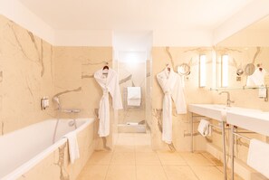 Chambre Exclusive, 1 très grand lit, non-fumeur | Salle de bain