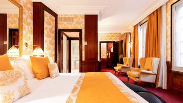 Deluxe Room, 1 King Bed, Non Smoking | Premium bedding, Select Comfort beds, minibar, in-room safe