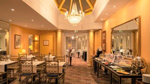 Daily buffet breakfast (EUR 24 per person) - Grand Hotel de l'Opera, BW Premier Collection (Toulouse)