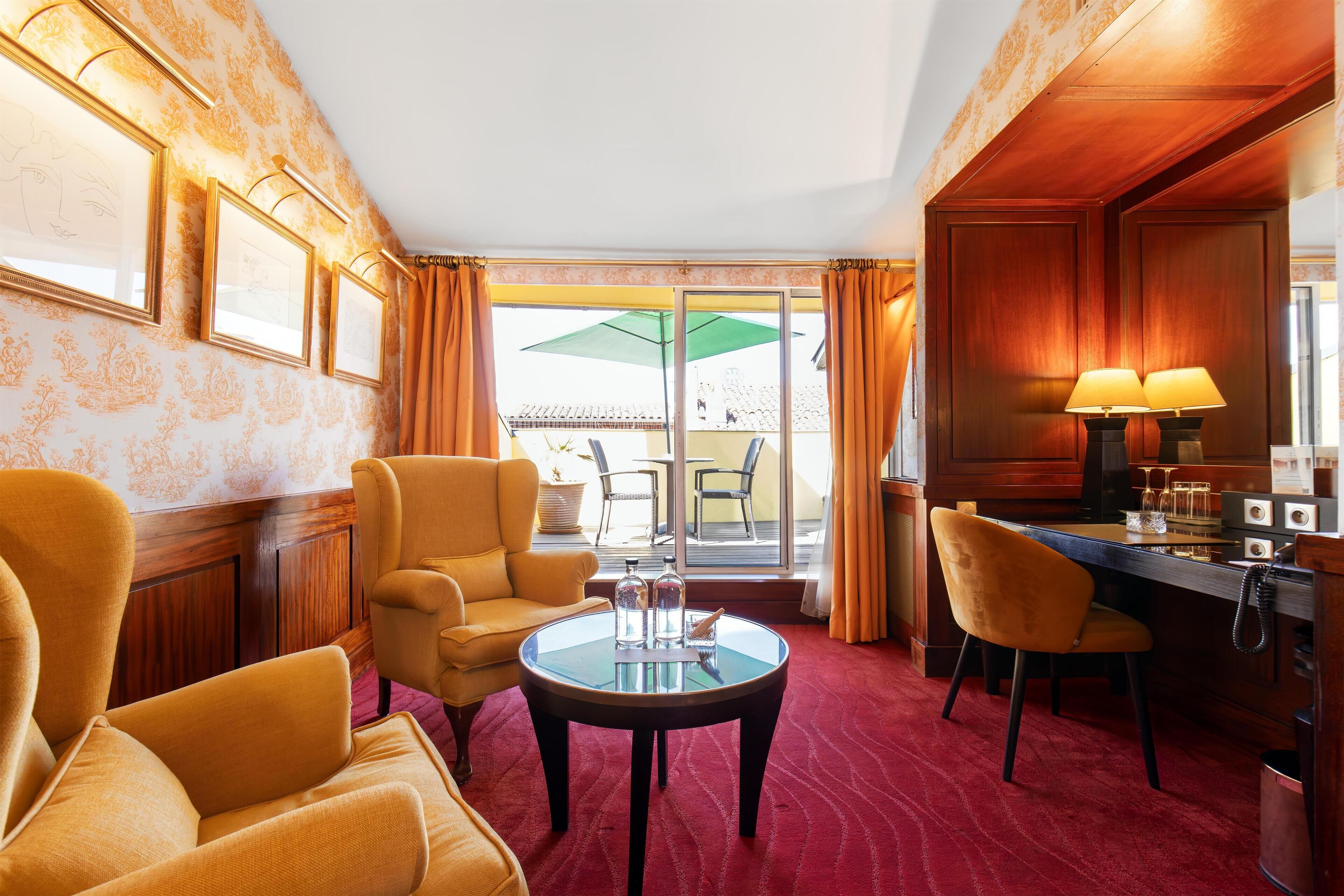 Literie de qualité supérieure, matelas Select Comfort, minibar